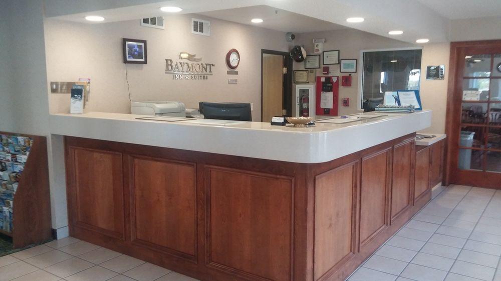 Surestay Plus Hotel By Best Western Redding Bagian luar foto