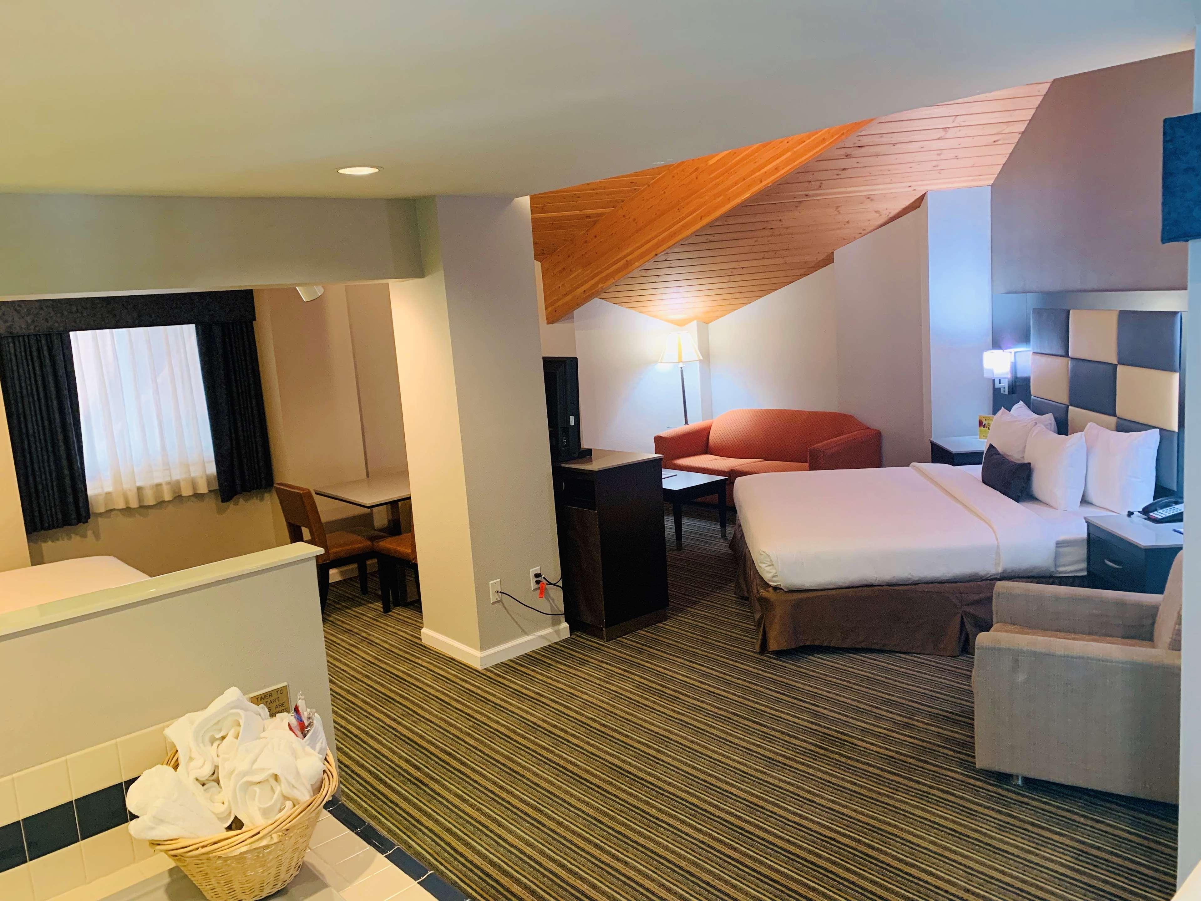 Surestay Plus Hotel By Best Western Redding Ruang foto