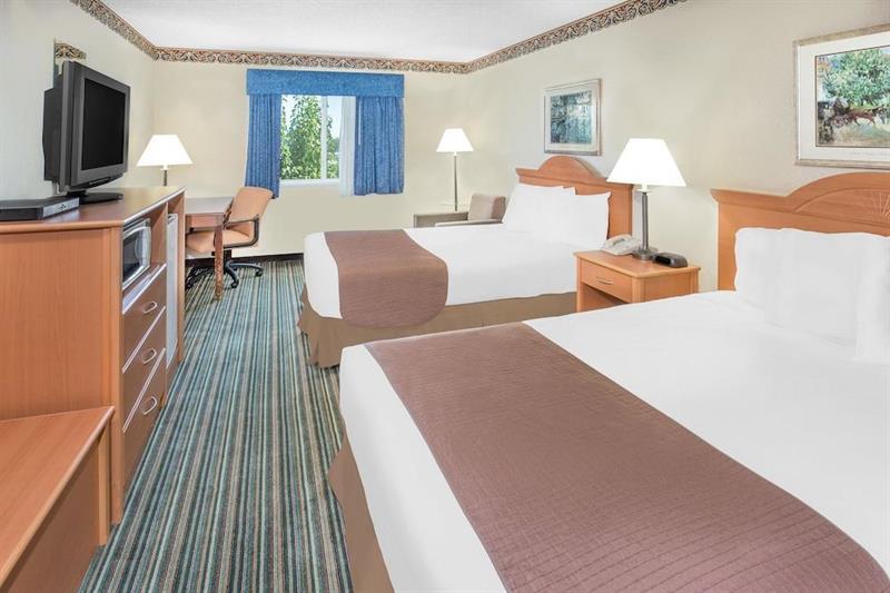 Surestay Plus Hotel By Best Western Redding Bagian luar foto
